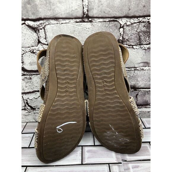 Clarks Taupe Leather Snake Skin Ankle Strap Casual Sandals Women Sz 7M US/37.5EU - Picture 16 of 16